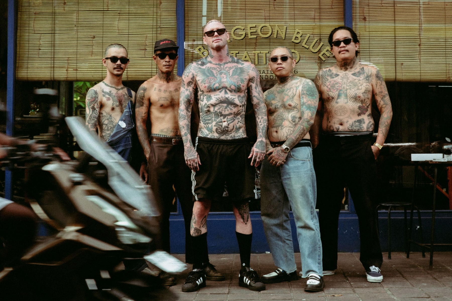 THE FORUM - GLOSS BLK