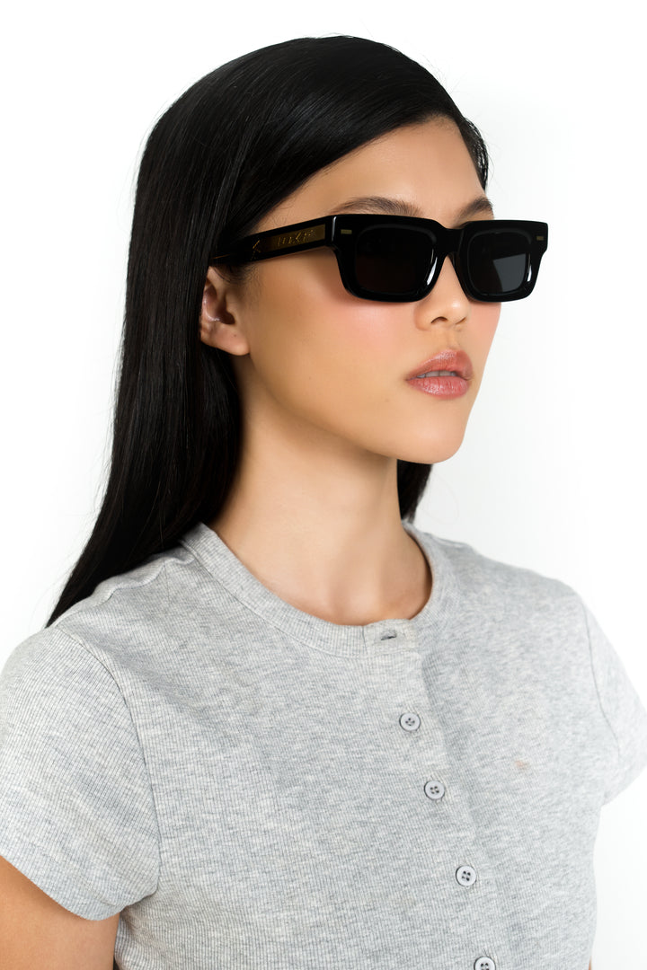 クレイグ・ジョーンズ「ウェルカム・トゥ・コロンビア」 - グロスブラック / スプーン