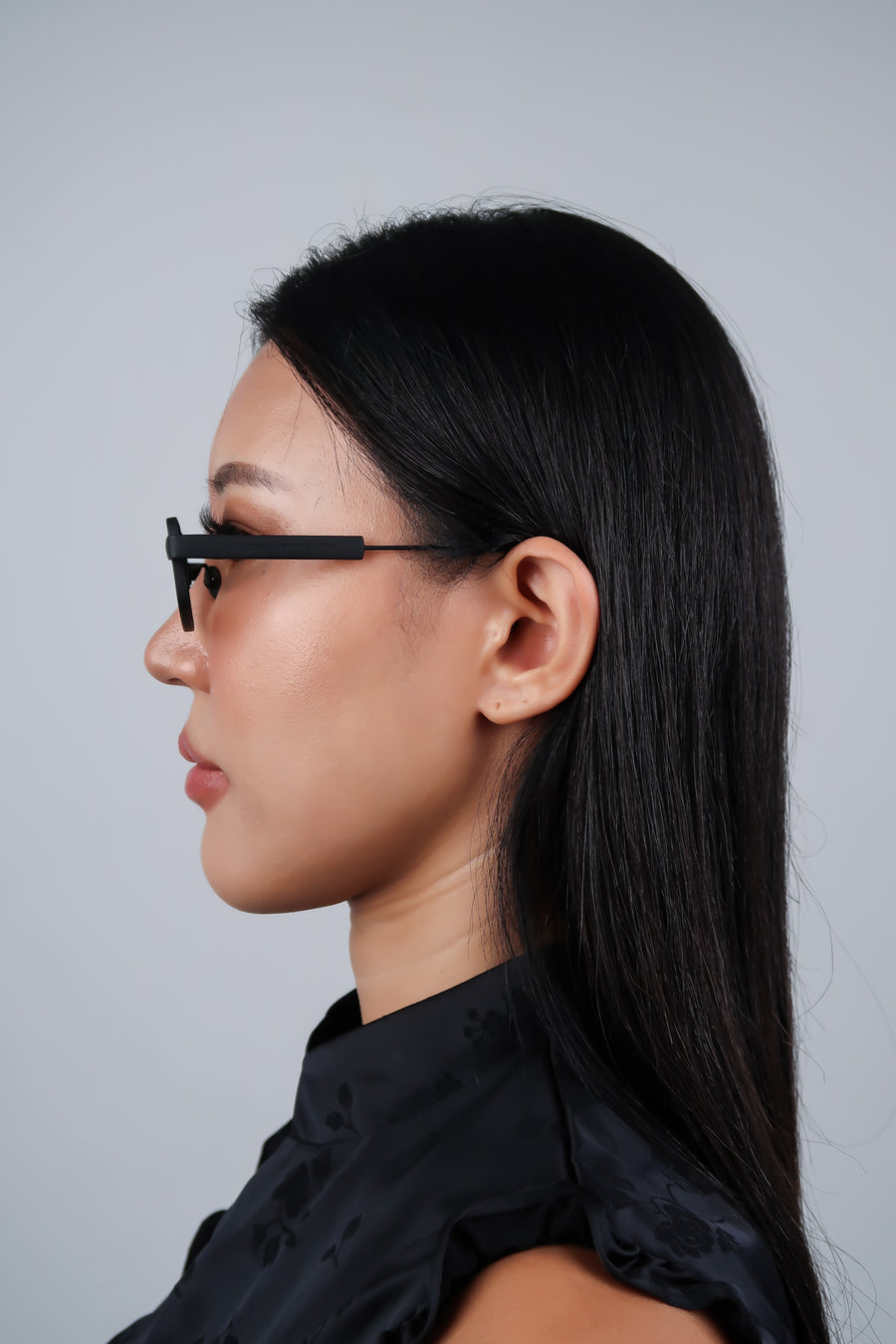 KAGAMI - MATTE BLACK / COLA PHOTOCHROMIC