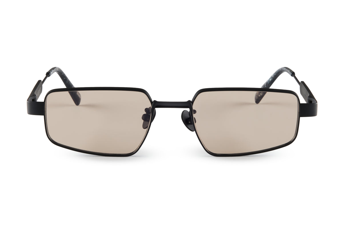 KAGAMI - MATTE BLACK / COLA PHOTOCHROMIC