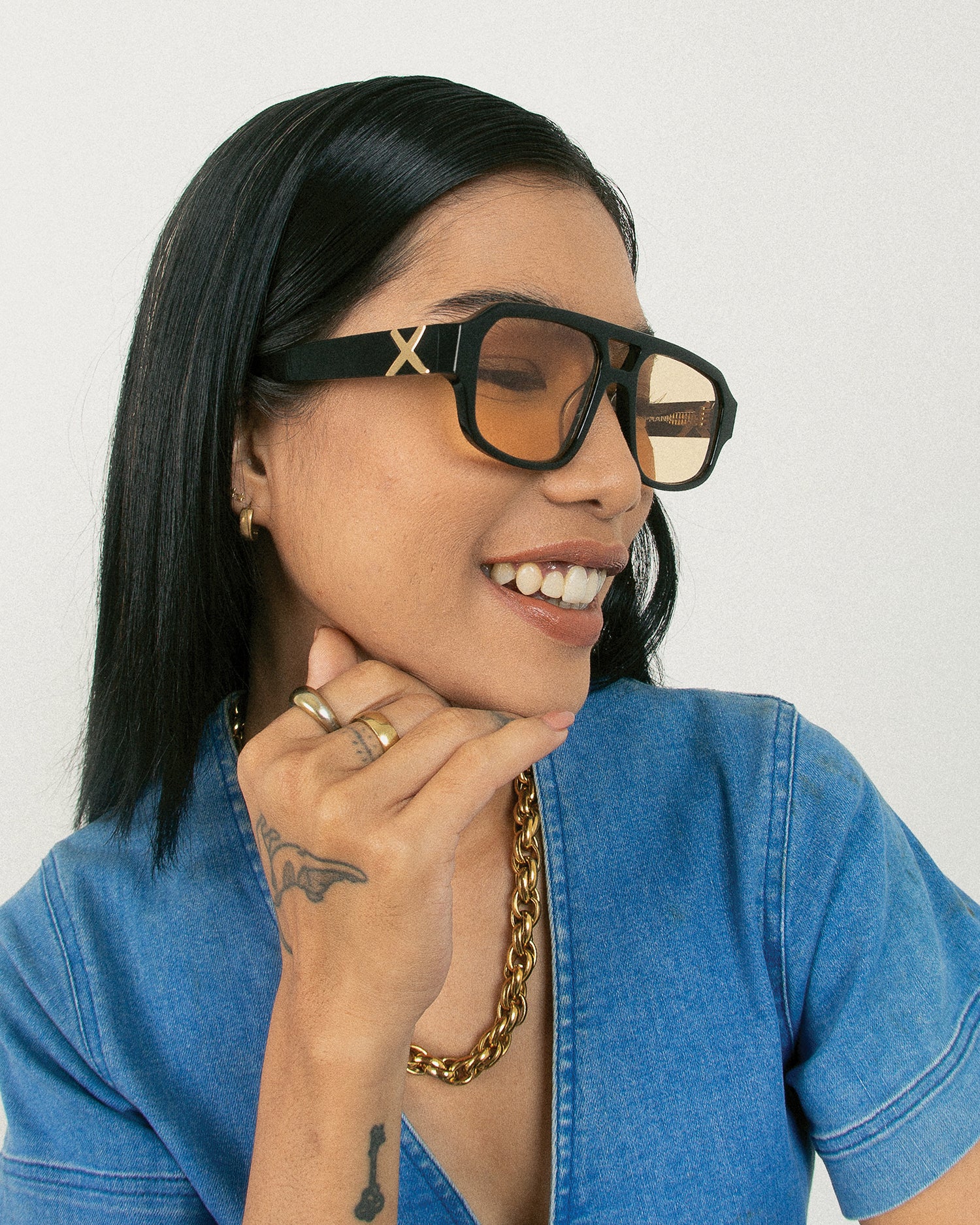 MAKATI - Gloss Black / Yellow Photochromic – Oscar & Frank Eyewear