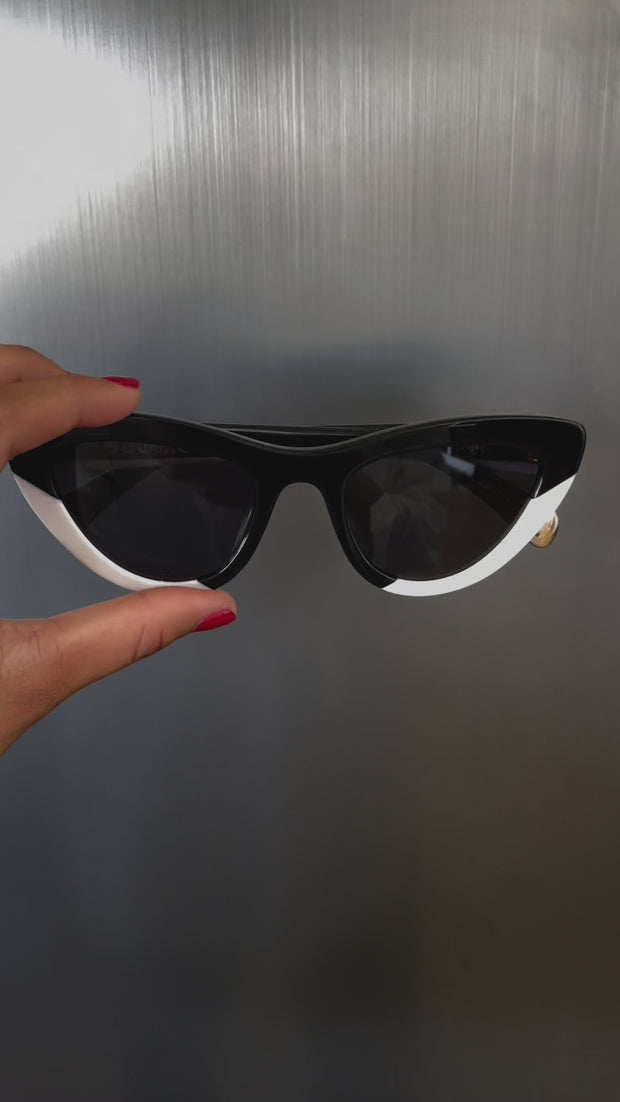 Oscar x Frank Duomo Sleek Black Cat-Eye Sunglasses DUOMO - Black / White – Oscar & Frank Eyewear main image 3